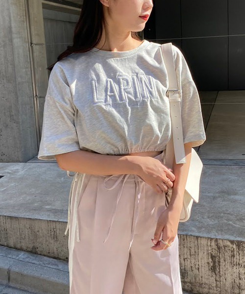 one after another NICE CLAUP(ワンアフターアナザーナイスクラップ)の「ロゴ刺繍サイドリボンショートT(Tシャツ/カットソー・レディース・ブラック/オフホワイト/ピンク/オートミール・FREE)」の5枚目の写真