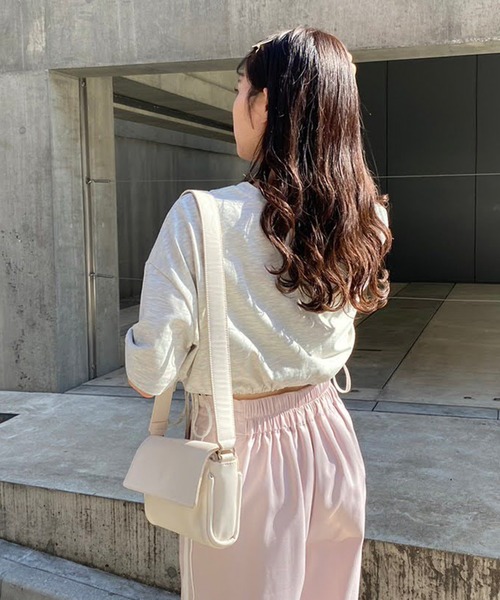 one after another NICE CLAUP(ワンアフターアナザーナイスクラップ)の「ロゴ刺繍サイドリボンショートT(Tシャツ/カットソー・レディース・ブラック/オフホワイト/ピンク/オートミール・FREE)」の16枚目の写真