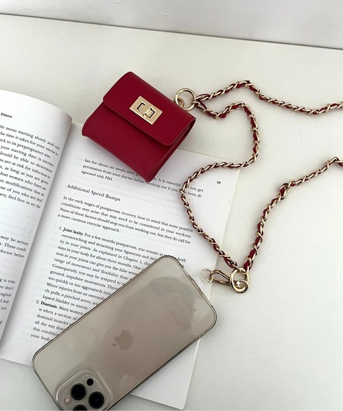 prose verse（プロズヴェール）の「ターンロックポーチ付きスマホショルダー（スマホグッズ・レディース・レッド/アイボリー/ブラック/ブラック系その他・ﾌﾘ-）」の2枚目の写真