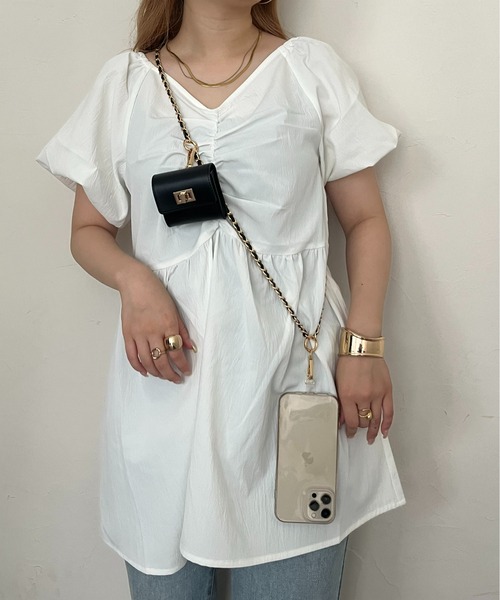 prose verse（プロズヴェール）の「ターンロックポーチ付きスマホショルダー（スマホグッズ・レディース・レッド/アイボリー/ブラック/ブラック系その他・ﾌﾘ-）」の8枚目の写真