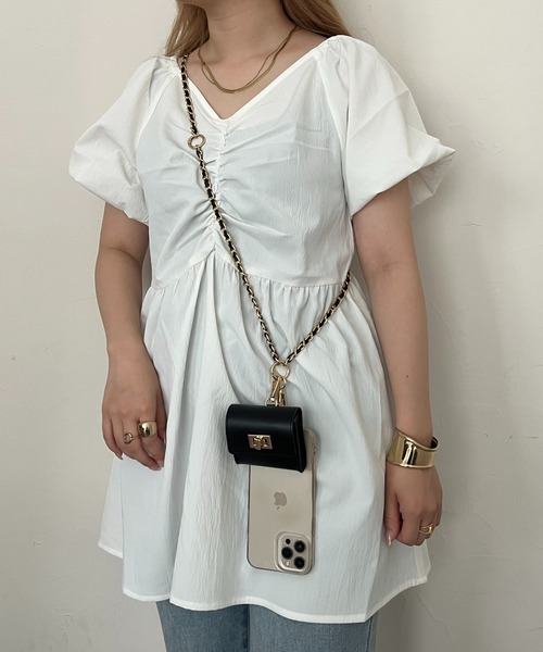 prose verse（プロズヴェール）の「ターンロックポーチ付きスマホショルダー（スマホグッズ・レディース・レッド/アイボリー/ブラック/ブラック系その他・ﾌﾘ-）」の6枚目の写真