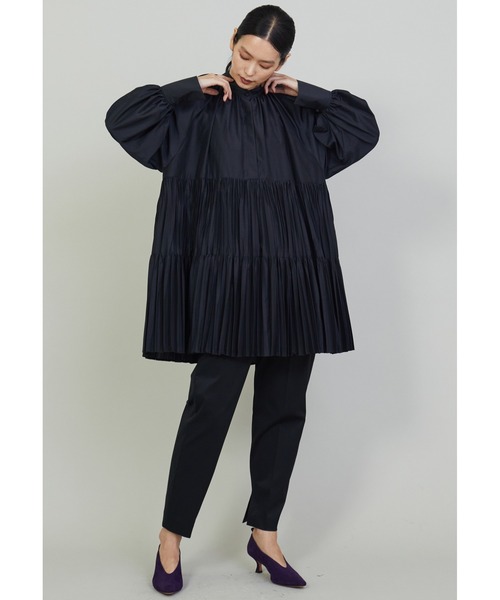 1er Arrondissement（プルミエアロンディスモン）の「手絞りプリーツティアードチュニック（シャツ/ブラウス・レディース・オフホワイト/ブラック・36/38）」の3枚目の写真