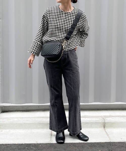 fredy emue（フレディエミュ）の「太ベルトナナメキルトポシェット（ショルダーバッグ・レディース・ブラック/ベージュ・FREE）」の20枚目の写真