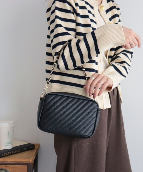 fredy emue（フレディエミュ）の「太ベルトナナメキルトポシェット（ショルダーバッグ・レディース・ブラック/ベージュ・FREE）」の19枚目の写真