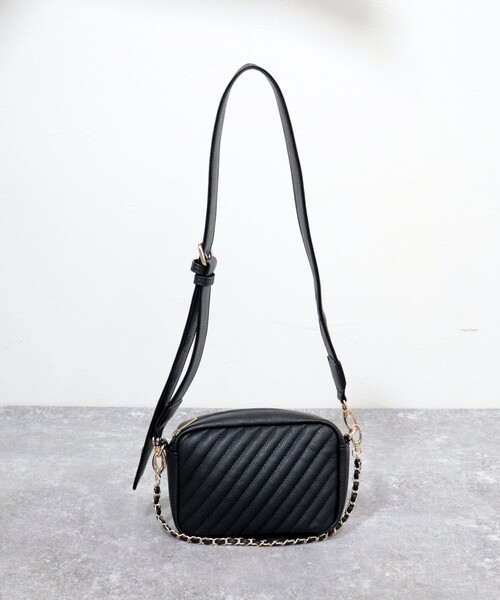 fredy emue（フレディエミュ）の「太ベルトナナメキルトポシェット（ショルダーバッグ・レディース・ブラック/ベージュ・FREE）」の12枚目の写真