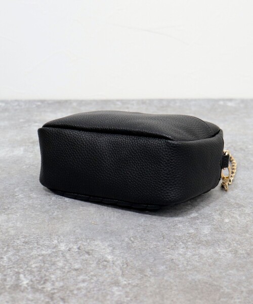 fredy emue（フレディエミュ）の「太ベルトナナメキルトポシェット（ショルダーバッグ・レディース・ブラック/ベージュ・FREE）」の9枚目の写真