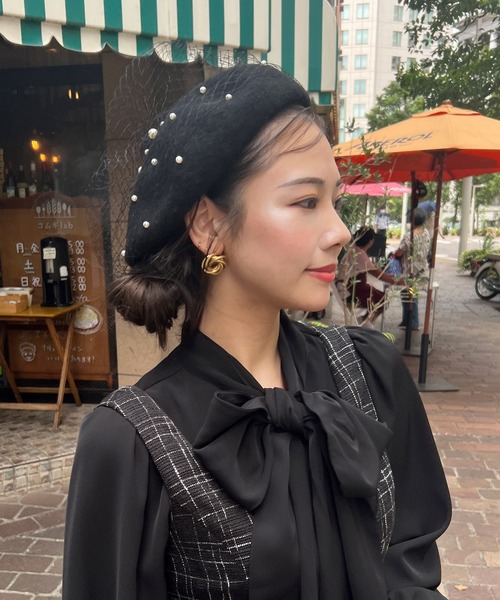 ROYAL PARTY（ロイヤルパーティー）の「チュール付パールベレー帽（ハンチング/ベレー帽・レディース・オフホワイト/ブラック・FREE）」の4枚目の写真