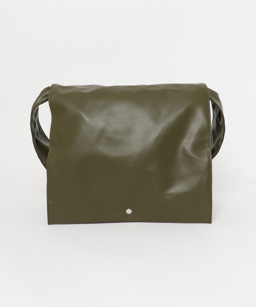 SENSE OF PLACE by URBAN RESEARCH（センスオブプレイスバイアーバンリサーチ）の「フェイクレザーフラップビッグショルダー（ショルダーバッグ・メンズ・ブラック/カーキ・ONE）」の9枚目の写真