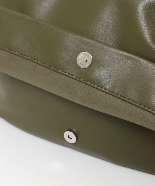 SENSE OF PLACE by URBAN RESEARCH（センスオブプレイスバイアーバンリサーチ）の「フェイクレザーフラップビッグショルダー（ショルダーバッグ・メンズ・ブラック/カーキ・ONE）」の13枚目の写真