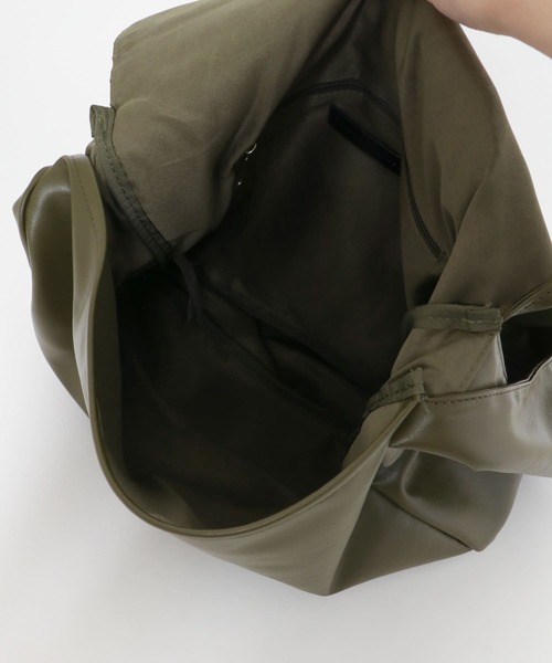 SENSE OF PLACE by URBAN RESEARCH（センスオブプレイスバイアーバンリサーチ）の「フェイクレザーフラップビッグショルダー（ショルダーバッグ・メンズ・ブラック/カーキ・ONE）」の12枚目の写真