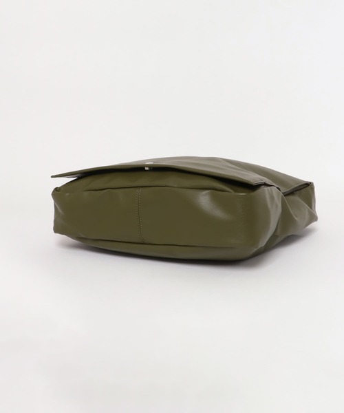 SENSE OF PLACE by URBAN RESEARCH（センスオブプレイスバイアーバンリサーチ）の「フェイクレザーフラップビッグショルダー（ショルダーバッグ・メンズ・ブラック/カーキ・ONE）」の17枚目の写真