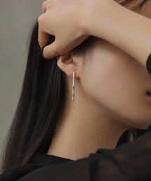 SMELLY so’ long bar earring