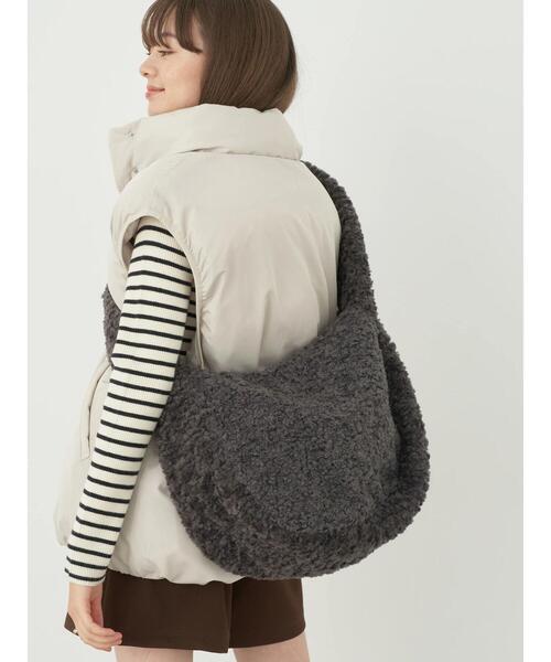 earth music&ecology(アースミュージックアンドエコロジー)の「ボアショルダーヒュージBAG(ショルダーバッグ・レディース・ベージュ/ライトグリーン/チャコールグレー・FREE)」の18枚目の写真