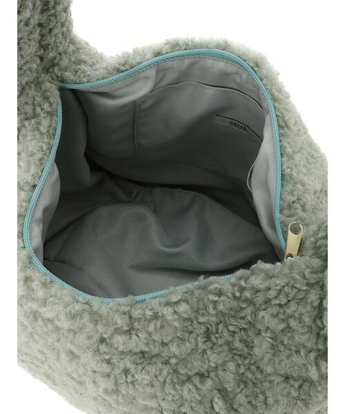 earth music&ecology(アースミュージックアンドエコロジー)の「ボアショルダーヒュージBAG(ショルダーバッグ・レディース・ベージュ/ライトグリーン/チャコールグレー・FREE)」の8枚目の写真