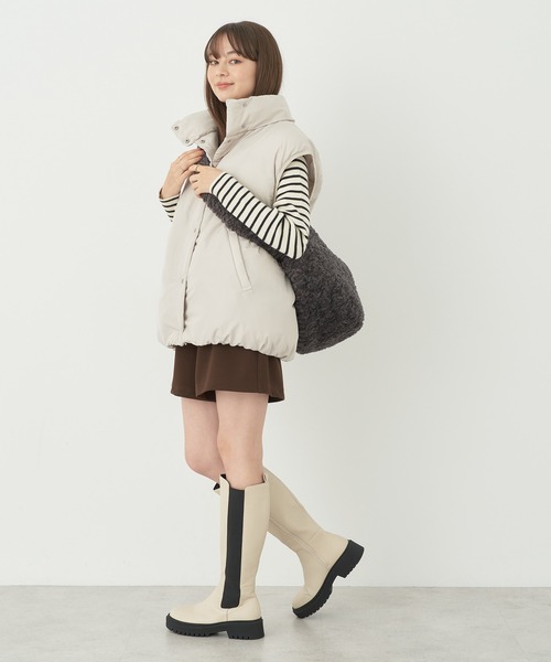 earth music&ecology(アースミュージックアンドエコロジー)の「ボアショルダーヒュージBAG(ショルダーバッグ・レディース・ベージュ/ライトグリーン/チャコールグレー・FREE)」の22枚目の写真