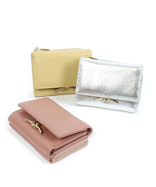 Beau're（ヴュレ）の「BEAURE ヴュレ カウレザー メタルパーツ 三つ折り ミニ ウォレット（財布・レディース・ホワイト/ブラック/ベージュ/グレイッシュブルー/サーモンピンク/ペールイエロー/シルバー・FREE）」の9枚目の写真