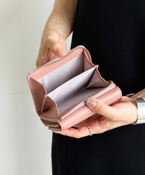 Beau're（ヴュレ）の「BEAURE ヴュレ カウレザー メタルパーツ 三つ折り ミニ ウォレット（財布・レディース・ホワイト/ブラック/ベージュ/グレイッシュブルー/サーモンピンク/ペールイエロー/シルバー・FREE）」の12枚目の写真