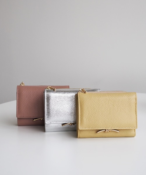 Beau're（ヴュレ）の「BEAURE ヴュレ カウレザー メタルパーツ 三つ折り ミニ ウォレット（財布・レディース・ホワイト/ブラック/ベージュ/グレイッシュブルー/サーモンピンク/ペールイエロー/シルバー・FREE）」の22枚目の写真