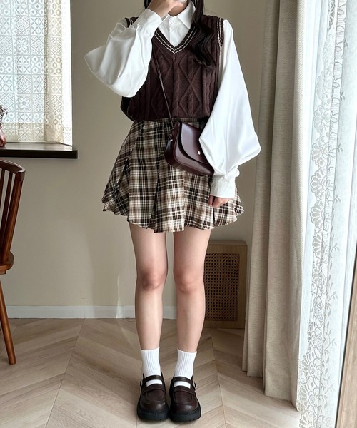 Cham.(チャム)の「バルーンスリーブシンプルシャツ(シャツ/ブラウス・レディース・ブラック/オフホワイト/ブルー・F)」の14枚目の写真