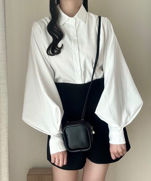 Cham.(チャム)の「バルーンスリーブシンプルシャツ(シャツ/ブラウス・レディース・ブラック/オフホワイト/ブルー・F)」の17枚目の写真