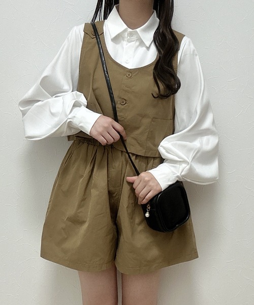 Cham.(チャム)の「バルーンスリーブシンプルシャツ(シャツ/ブラウス・レディース・ブラック/オフホワイト/ブルー・F)」の19枚目の写真