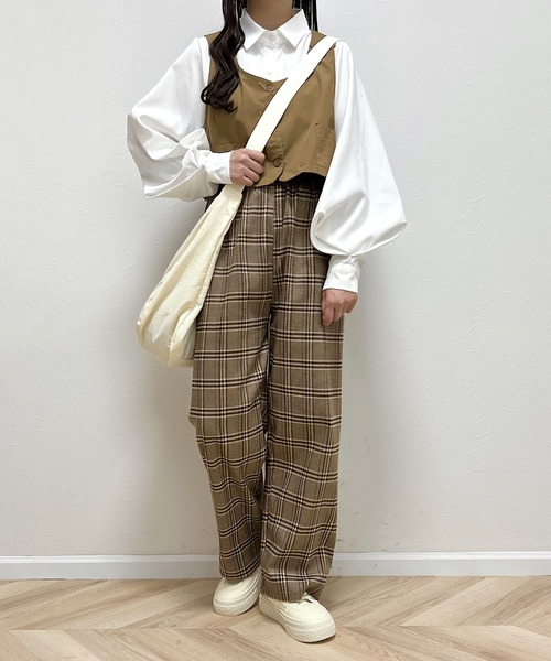 Cham.(チャム)の「バルーンスリーブシンプルシャツ(シャツ/ブラウス・レディース・ブラック/オフホワイト/ブルー・F)」の21枚目の写真