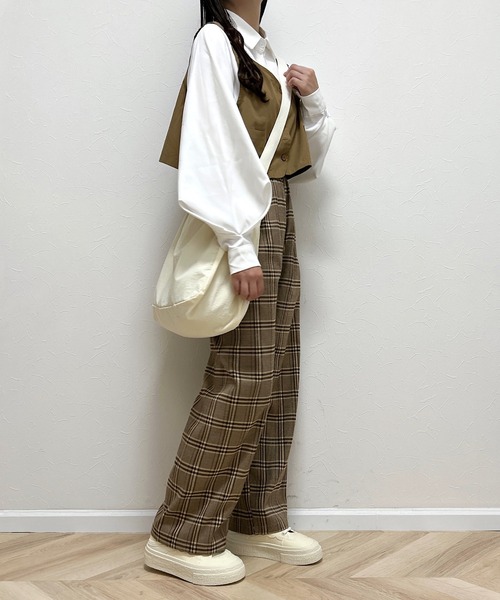 Cham.(チャム)の「バルーンスリーブシンプルシャツ(シャツ/ブラウス・レディース・ブラック/オフホワイト/ブルー・F)」の22枚目の写真