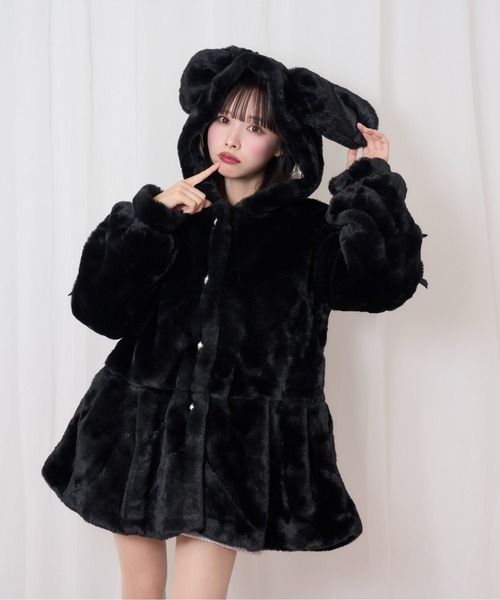 Honey Cinnamon(ハニーシナモン)の「うさみみエコファーコート(ダウンジャケット/コート・レディース・ブラック/ホワイト/ピンク・FREE)」の11枚目の写真