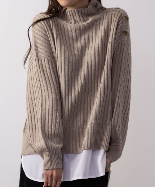 NAVY(ネイビー)の「NAVY 洗えるニット ボタン付きフェイクレイヤードモックネックプルオーバー(ニット/セーター・レディース・グレー/ブルー/アイボリー/ブラック/グレイッシュベージュ/ピンク・フリー)」の4枚目の写真