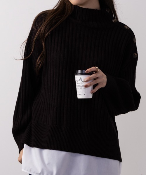 NAVY(ネイビー)の「NAVY 洗えるニット ボタン付きフェイクレイヤードモックネックプルオーバー(ニット/セーター・レディース・グレー/ブルー/アイボリー/ブラック/グレイッシュベージュ/ピンク・フリー)」の1枚目の写真