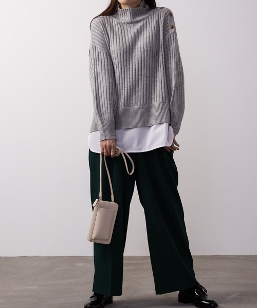 NAVY(ネイビー)の「NAVY 洗えるニット ボタン付きフェイクレイヤードモックネックプルオーバー(ニット/セーター・レディース・グレー/ブルー/アイボリー/ブラック/グレイッシュベージュ/ピンク・フリー)」の10枚目の写真
