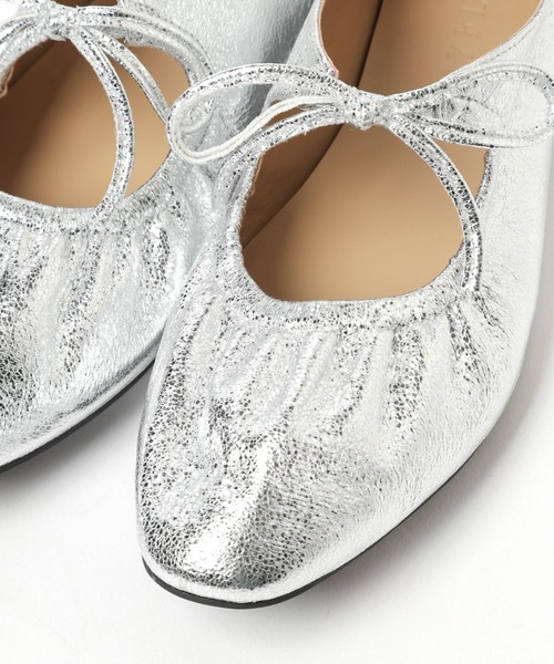 BAYFLOW（ベイフロー）の「フレフィットリボンフラット（パンプス・レディース・ライトグレー/ブラック・MEDIUM/LARGE）」の11枚目の写真