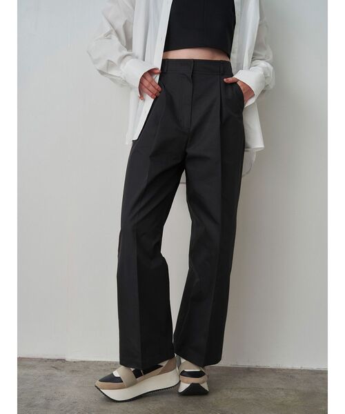 ELENDEEK（エレンディーク）の「アップライトワイドチノパンツ（チノパンツ・レディース・ブラック/ベージュ/オフホワイト・01/02）」の2枚目の写真