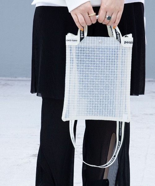 beautiful people（ビューティフルピープル）の「beautiful people plaid vinyl logo tape sacoshe bag 1000611929（ショルダーバッグ・レディース・クリア/ブラック・FREE）」の6枚目の写真