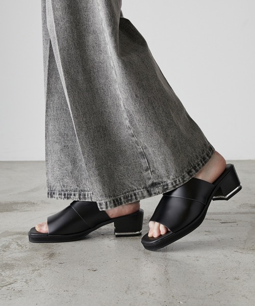 CIASENSE(シアセンス)の「+5.8㎝ ハイソール スクエア メタルヒールサンダル/+5.8cm high square metal heel sandals(サンダル・メンズ・ブラック・40/38/44/42)」の19枚目の写真