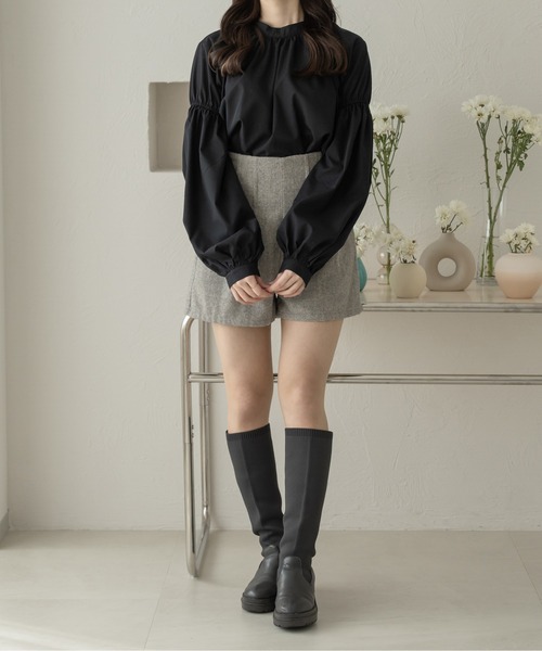 Ambre Neige（アンブルネージュ）の「スタンドカラーギャザーブラウス／WEB/EC限定商品（シャツ/ブラウス・レディース・ブラック/ライトブルー/オフホワイト・FREE）」の9枚目の写真