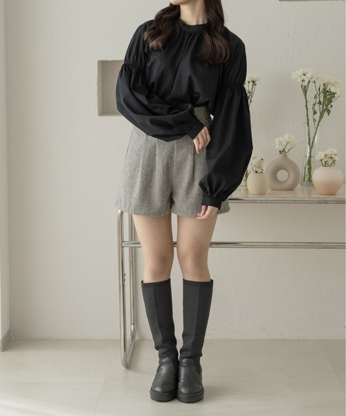 Ambre Neige（アンブルネージュ）の「スタンドカラーギャザーブラウス／WEB/EC限定商品（シャツ/ブラウス・レディース・ブラック/ライトブルー/オフホワイト・FREE）」の10枚目の写真