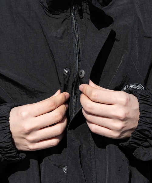 kutir（クティール）の「2wayスタンドネックナイロンブルゾン