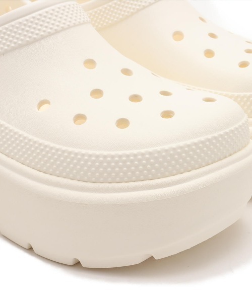 crocs（クロックス）の「crocs Stomp Clog / クロックス ストンプ クロッグ（サンダル・レディース・ホワイト・26.0cm/25.0cm/24.0cm/23.0cm/22.0cm/30.0cm/29.0cm/28.0cm/27.0cm）」の7枚目の写真