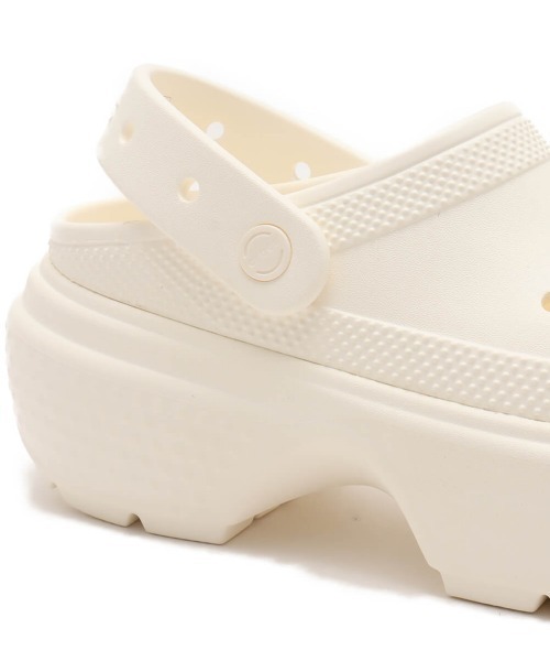 crocs（クロックス）の「crocs Stomp Clog / クロックス ストンプ クロッグ（サンダル・レディース・ホワイト・26.0cm/25.0cm/24.0cm/23.0cm/22.0cm/30.0cm/29.0cm/28.0cm/27.0cm）」の9枚目の写真