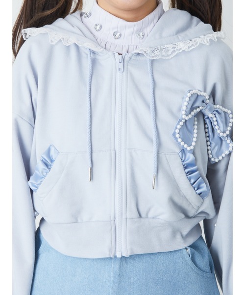 Ank Rouge(アンクルージュ)の「リボンモチーフショートパーカー(パーカー・レディース・ブラック/ホワイト・M)」の4枚目の写真