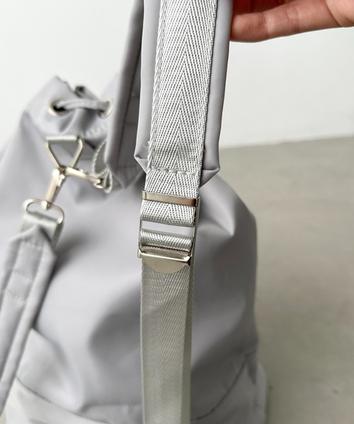 CLEA(クレア)の「2WAYユニセックス 巾着ボディバッグ(バックパック/リュック・レディース・ブラック/グレー・FREE)」の15枚目の写真