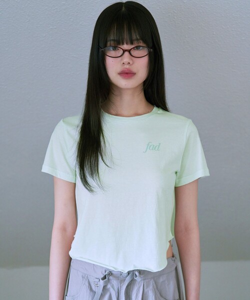 FREAK'S STORE(フリークスストア)の「FAD/エフエーディー 【限定展開】CROP T-SHIRTS/ クロップTシャツ(Tシャツ/カットソー・レディース・グレー/チャコールグレー/ホワイト/ブルーグリーン・MEDIUM/SMALL)」の4枚目の写真
