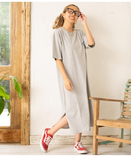 anap mimpi（アナップミンピ）の「メッセージ デニム 刺繍 コットン マキシ ロング Tシャツ ワンピ（ワンピース・レディース・グレー/アイボリー/ブラック・FREE）」の22枚目の写真