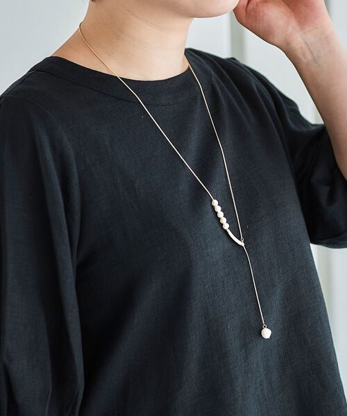 le.coeur blanc（ルクールブラン）の「パールスライダーネックレス（ネックレス・レディース・ゴールド・FREE）」の6枚目の写真