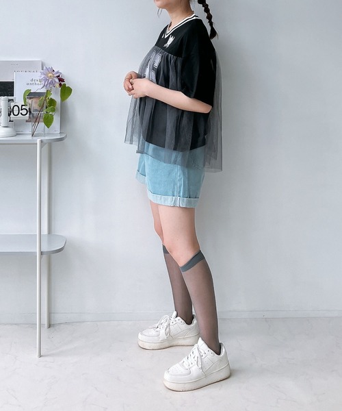 AS KNOW AS plus(アズノゥアズプラス)の「◎チュールドッキング オーバーサイズゲームシャツ(Tシャツ/カットソー・レディース・オフホワイト/サックスブルー/ブラック・FREE)」の15枚目の写真
