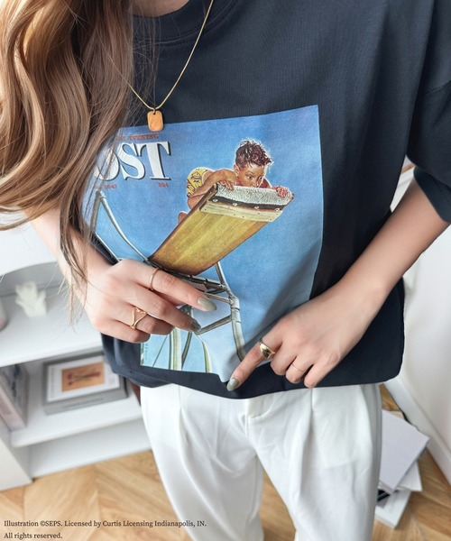 classicalelf(クラシカルエルフ)の「『THE SATURDAY EVENING POST』×クラシカルエルフ 別注グラフィックTシャツ【Boy on High Dive】(Tシャツ/カットソー・レディース・チャコール/ホワイト・MEDIUM/LARGE/X-LARGE/SMALL)」の5枚目の写真