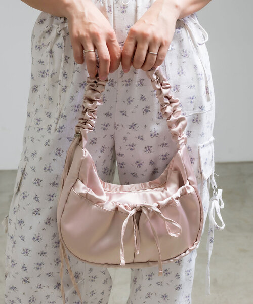 OLIVE des OLIVE（オリーブデオリーブ）の「ドロストホーボーバッグ（ショルダーバッグ・レディース・ライトグレー/ピンク/ブラック/アイボリー・FREE）」の15枚目の写真