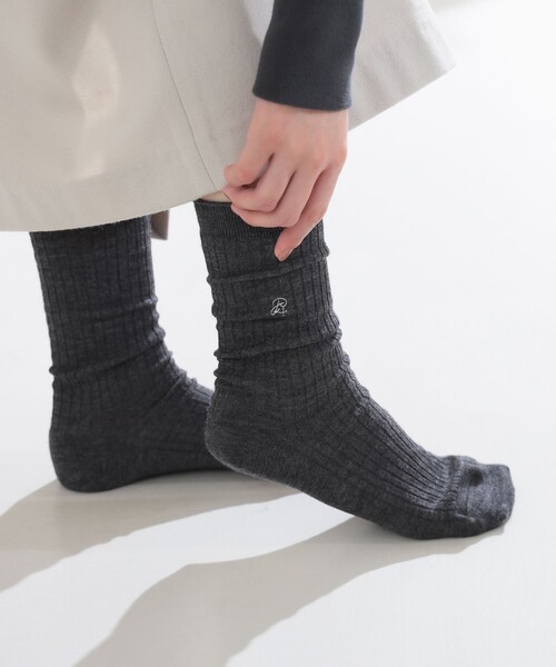 Demi-Luxe BEAMS(デミルクス ビームス)の「AK+1 / ロゴ リブソックス(ソックス/靴下・レディース・オフホワイト/グレー/ブラウン系その他3/グリーン/レッド・ONE SIZE)」の8枚目の写真