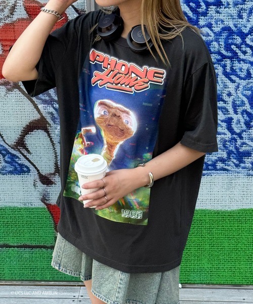 CIAOPANIC(チャオパニック)の「【Universalcollection/ユニバーサルコレクション】E.T.映画Tシャツ(Tシャツ/カットソー・レディース・ブラック系その他2/ブラック/アイボリー/チャコールグレー/ホワイト系その他2/ブラック系その他/ブラック系その他3/オフホワイト/ホワイト系その他3/ブラック系その他4/ホワイト系その他/ホワイト・FREE)」の11枚目の写真